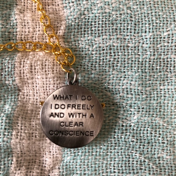 🍄 2/20 ~ Wonder Woman inspired necklace - Picture 2 of 3